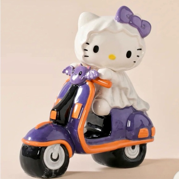 Halloween Hello Kitty ghost on a bike - Picture 1 of 4